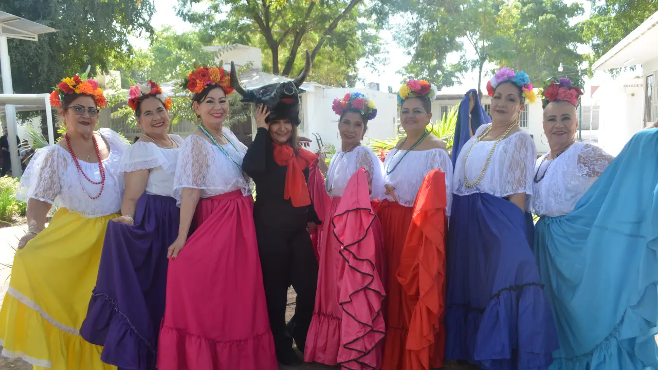 El exitoso encuentro cultural de Centros de Desarrollo promovió la unión, el talento y la creatividad de los adultos mayores en Culiacán. Foto: Juan Madrigal