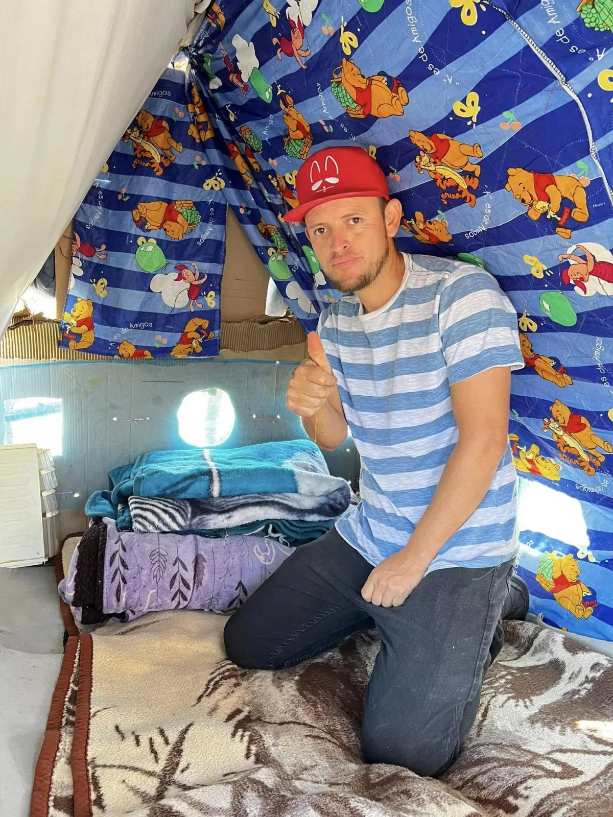 Rodrigo equipó su casa del árbol con todas sus pertenencias, incluyendo su cama. Foto: San Benito Mocorito