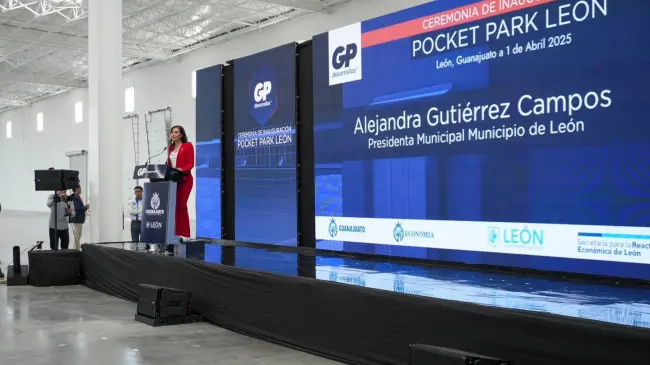Libia Dennise García inaugura el primer Pocket Park del Bajío