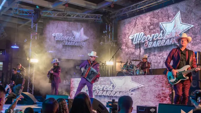 Los Alegres del Barranco se han vuelto virales en redes sociales por esta polémica. Foto: Los Alegres del Barranco Official