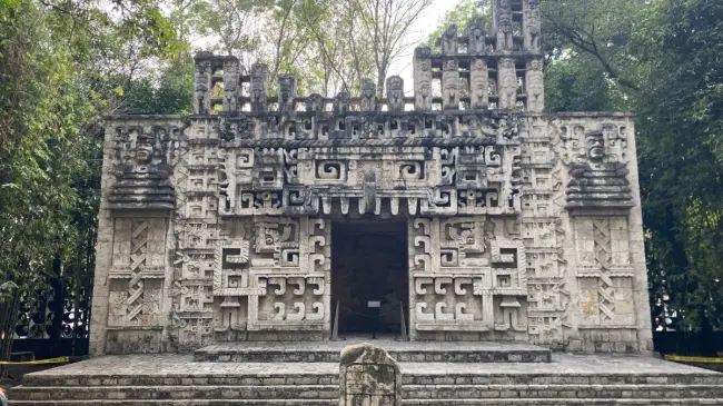 Visita el Museo Nacional de Antropología de la Ciudad de México.
