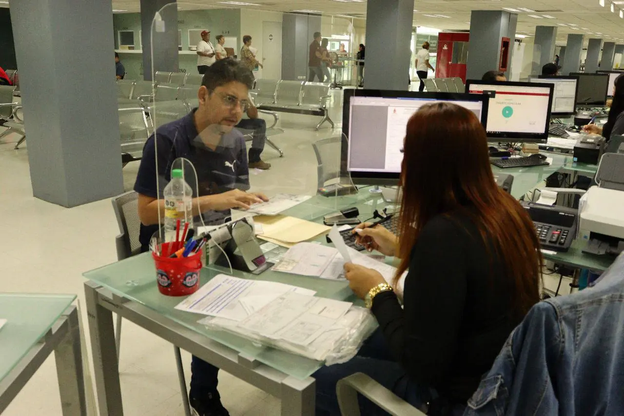 Gobierno de Sinaloa extiende el plazo para que los ciudadanos puedan pagar sus refrendos antes de semana santa. Foto; Cortesía.