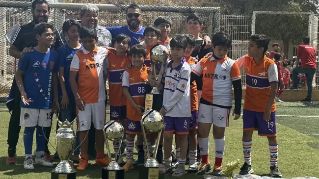 Durante la competencia, niños, niñas y jóvenes talentos demostraron su entrega en cada partido, protagonizando encuentros llenos de emoción y gran nivel futbolístico.