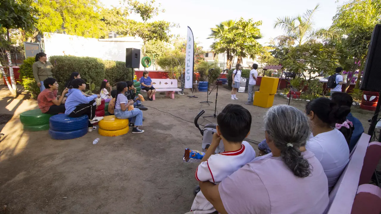 “Curva peligrosa” llega a la colonia Infonavit Barrancos con un poderoso mensaje para adolescentes y padres. Foto: IMCC
