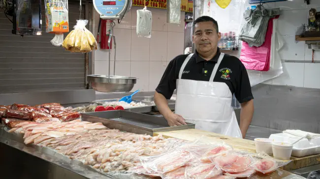 Comerciantes del Mercado Garmendia en Culiacán ofrecen calidad y tradición durante la temporada de Cuaresma.