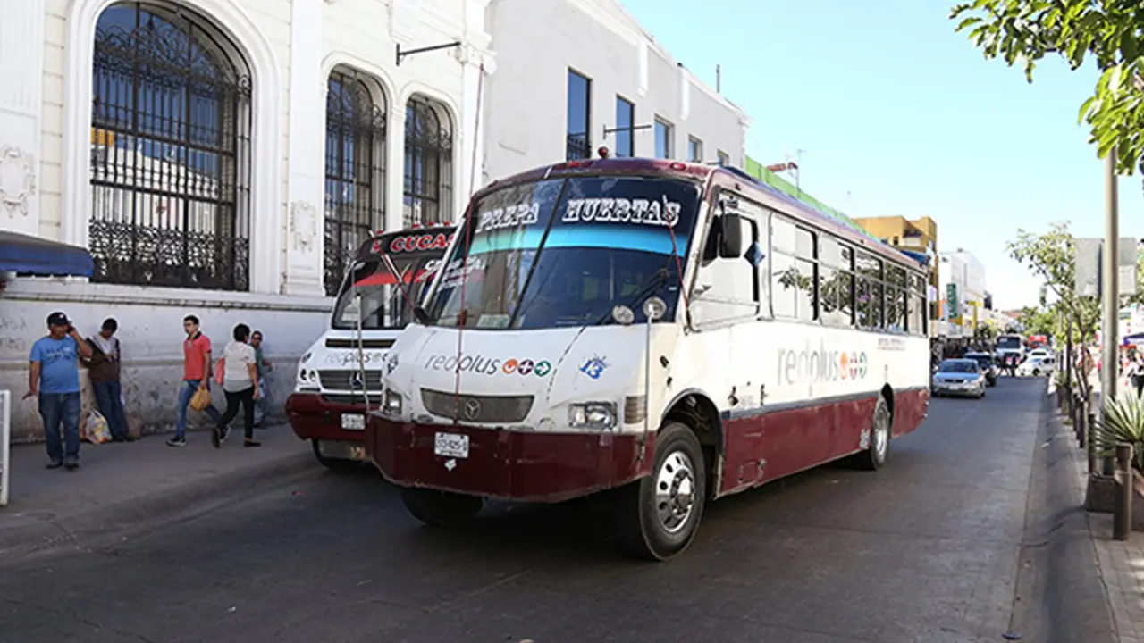 Nuevas rutas y vehículos eléctricos forman parte de la planeación para la modernización del transporte en Culiacán y Mazatlán.