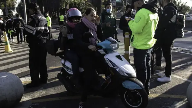 Sanciones para los motociclistas que no usen casco. Foto: cortesía