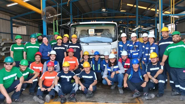 Con una planta laboral de alrededor de 30 colaboradores, Autocamiones de México celebró la producción de la unidad número 7,000.