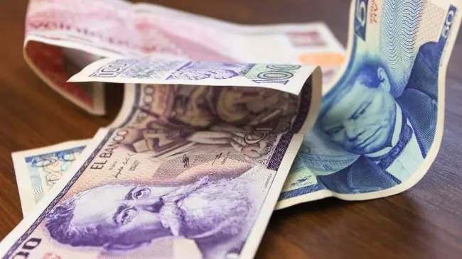 Algunos billetes antiguos son muy apreciados entre coleccionistas. Foto: Freepik