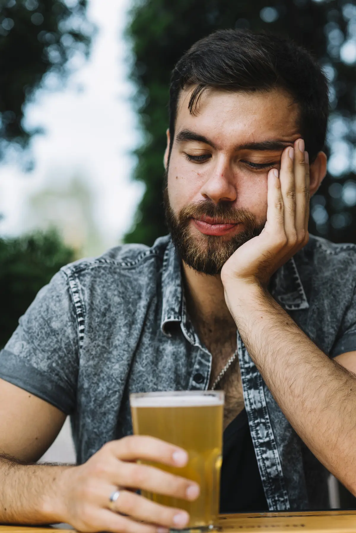 Conoce cuáles son las alcaldías donde no podrás consumir alcohol en ciertos horarios. Foto: Freepik