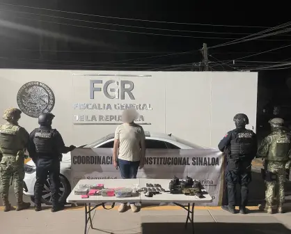 Un hombre es detenido en Culiacán, traía armas, dólares y viajaba en un Jetta blindado