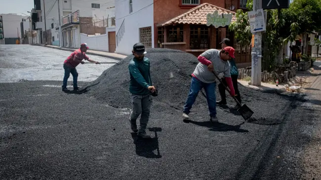 El programa de reencarpetado y bacheo mejora la movilidad y seguridad en diversos sectores de Culiacán.