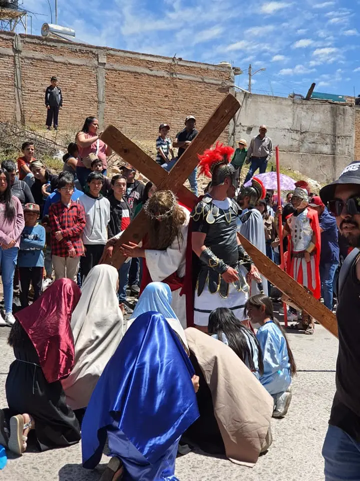 Viacrucis 2024 de la Parroquia del Espíritu Santo, Durango. Foto: Facebook Parroquia del Espíritu Santo.