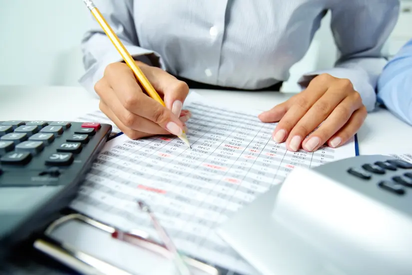Estas son las fechas para hacer tu Declaración Anual en 2025. Foto: Freepik.