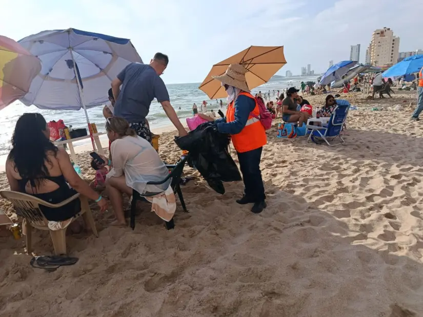 Durante estas primeras vacaciones se recolectó un total de 6,800 toneladas de basura tanto en zona turística como en las colonias. Foto: Cortesía.