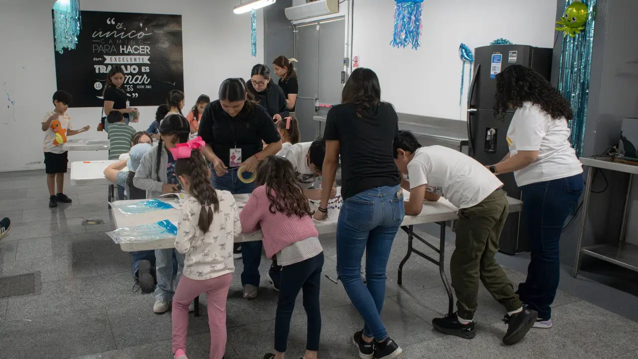 En el Museo MIA, la infancia reflexiona sobre el cuidado del medio ambiente a través de analogías marinas.