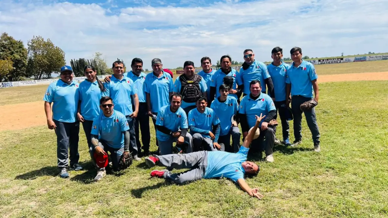 Gran entusiasmo y diversión en el beisbol de Villa Juárez, Navolato