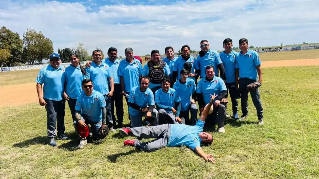Gran entusiasmo y diversión en el beisbol de Villa Juárez, Navolato