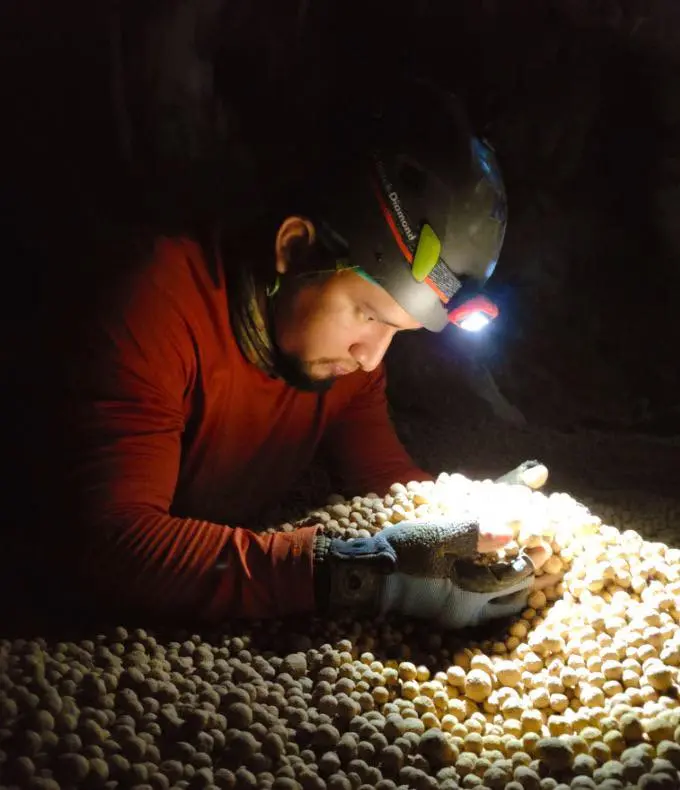 Atrévete a explorar la Gruta de las Canicas, en Teapa. Foto: Facebook Secretaría de Turismo de México.