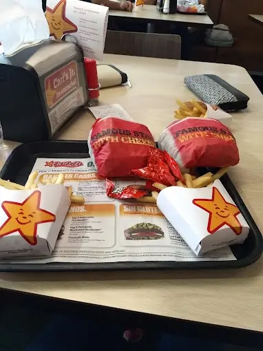 Combos regulares y especiales que ofrece la cadena de Carl ´s Jr Foto: Joseline Meza