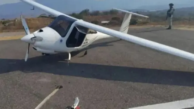 Decomisan avioneta y detienen a cuatro personas con más de un millón de pesos en aeródromo de Morelos.