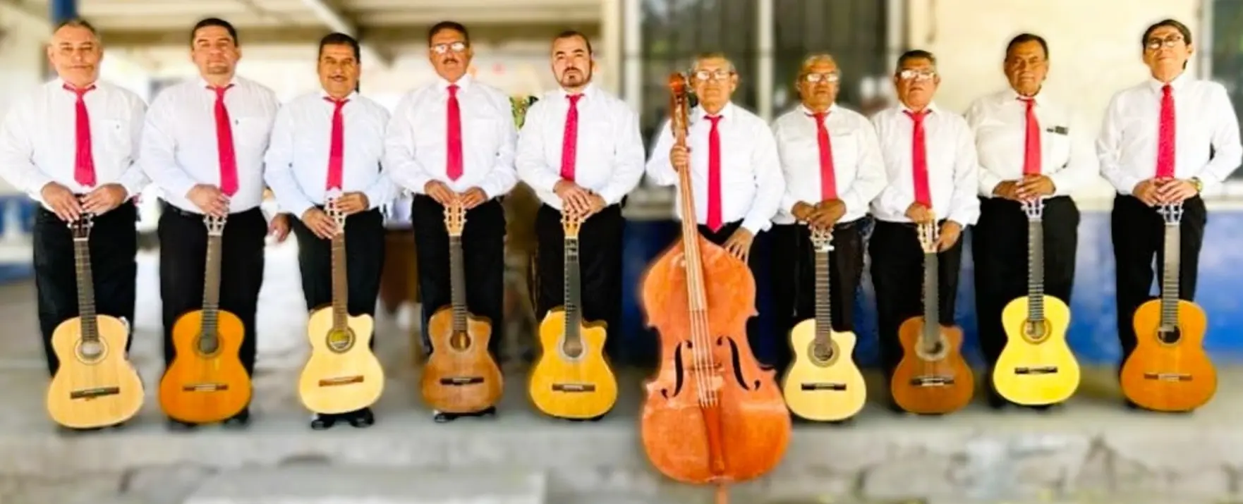 La Rondalla Tahue logra unir los corazones de los navolatenses con su música del recuerdo.
