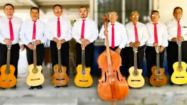 La Rondalla Tahue logra unir los corazones de los navolatenses con su música del recuerdo.