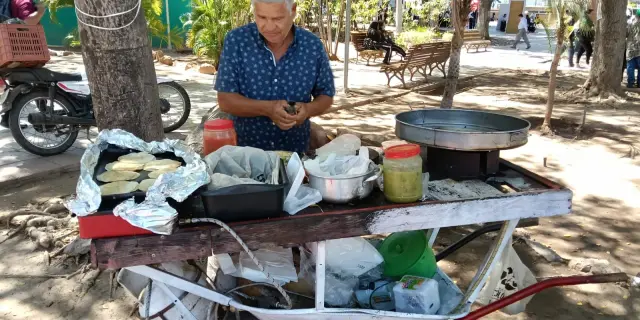 Don Andrés, el taquero "vagabundo" de Culiacán que no se rinde y cocina con el alma