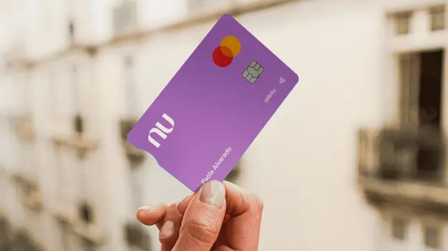 Nu es una institución financiera de origen brasileño que comenzó a operar en México en 2019. Foto: Nu México
