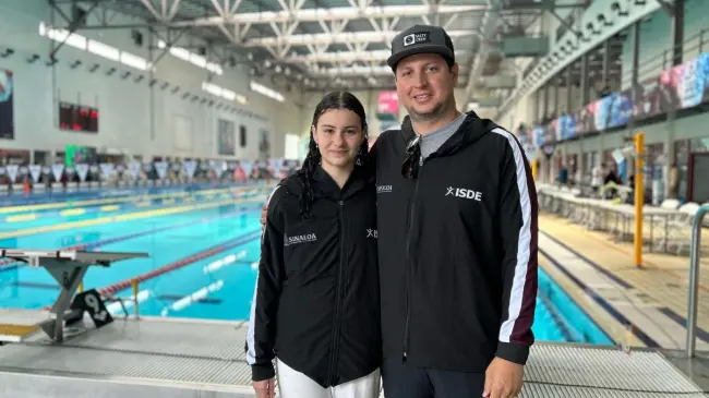 Con esfuerzo y disciplina, la joven originaria de Los Mochis, Paloma Luna Casillas alcanza la cima nacional en natación. Foto: ISDE