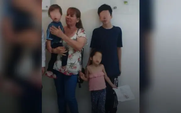 Ponen a salvo a tres niños que vivían en el techo de una casa en Mazatlán