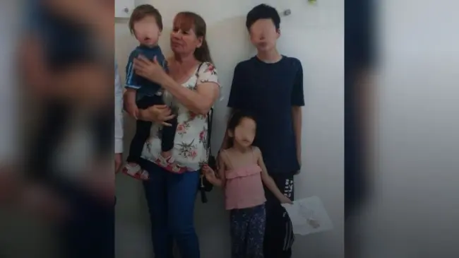 UNEPREVIF rescata a tres menores que vivían en el techo de una casa. Foto: cortesía
