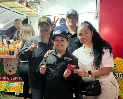 Un propinón solidario: entregan tarjetas de apoyo a 220 trabajadores de restaurantes en Culiacán