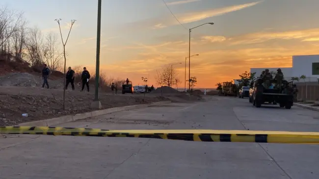 Policías resguardando escena del crimen Culiacán. Foto: Cortesía