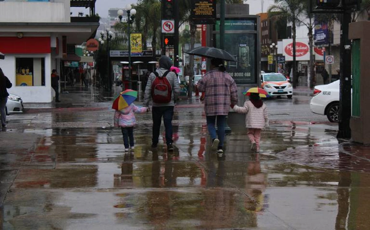 Este jueves es prevén lluvias en Baja California.