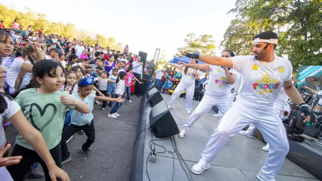 Cientos de niñas y niños disfrutan de actividades artísticas, deportivas y culturales en el Festival de la Niñez 2025 en el Parque Culiacán 87. Foto: IMCC