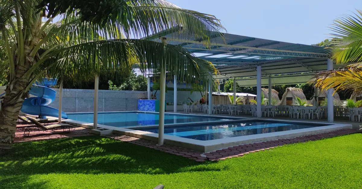 Balnearios en Puerto Escondido: horarios, precios y qué encontrarás