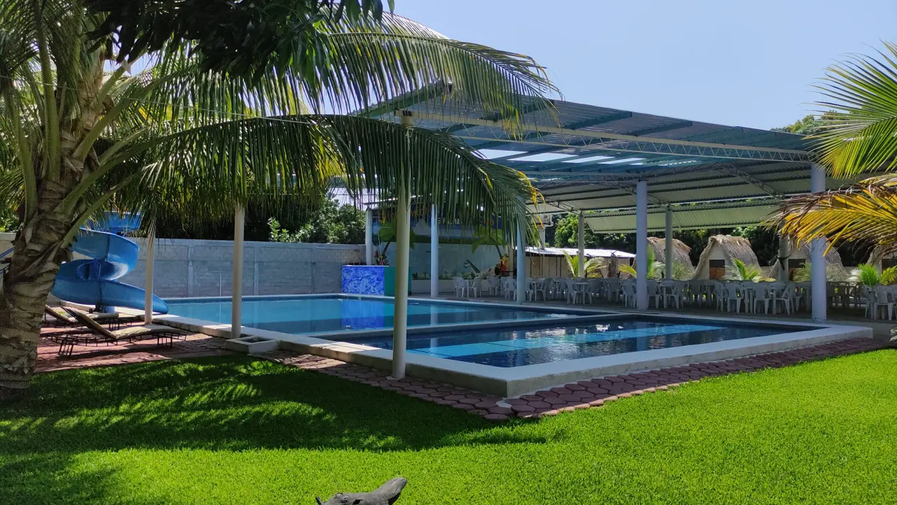 Estos son los detalles de los balnearios en Puerto Escondido. Foto: Facebook Balneario “Las Palmas”.