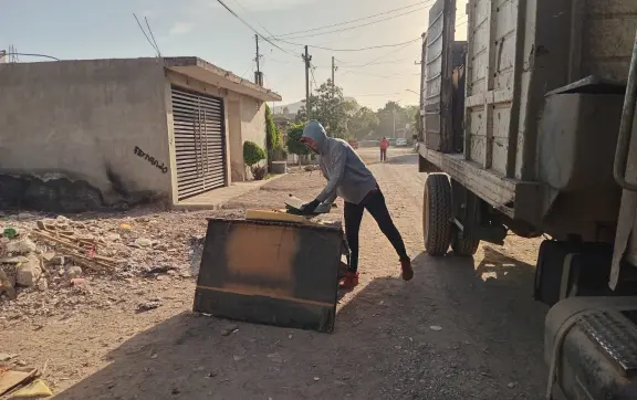¡Acción preventiva! Eliminan criaderos de mosquitos en las colonias 5 de Febrero y 7 Gotas en Culiacán