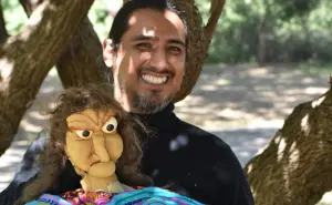 Iván Camargo es el titiritero de Culiacán que viaja por el mundo y construye paz