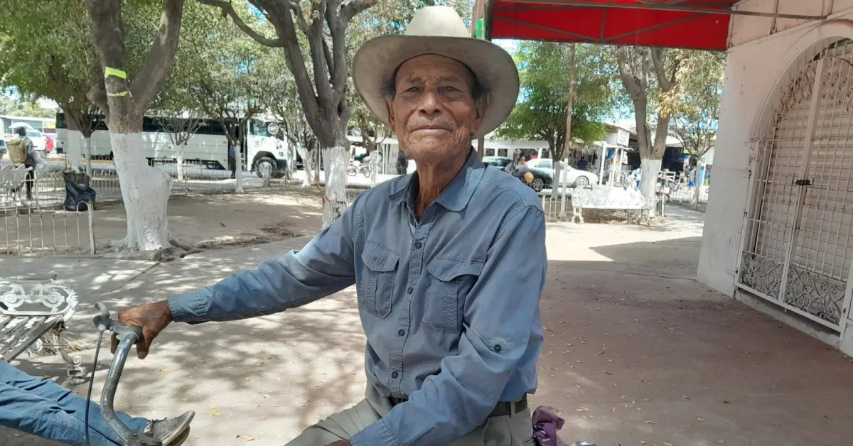 Ciclista de 89 años, José Hernández pedalea con el alma en Villa Juárez Navolato