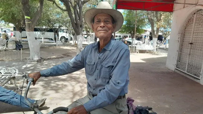 Son mis patas para llegar a todas partes dice José Hernández de las ruedas de su bici