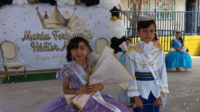 María Fernanda y Héctor Abdiel son los soberanos del Día del Niño 2025 en la Primaria-Nissan No.64.