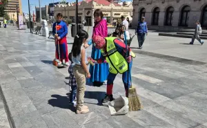 Trabajadores del Ayuntamiento de Chihuahua se disfrazan de superhéroes y princesas para celebrar el Día del Niño