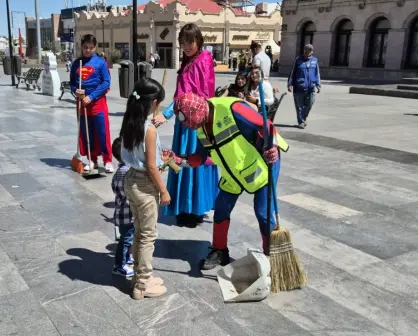 Trabajadores del Ayuntamiento de Chihuahua se disfrazan de superhéroes y princesas para celebrar el Día del Niño