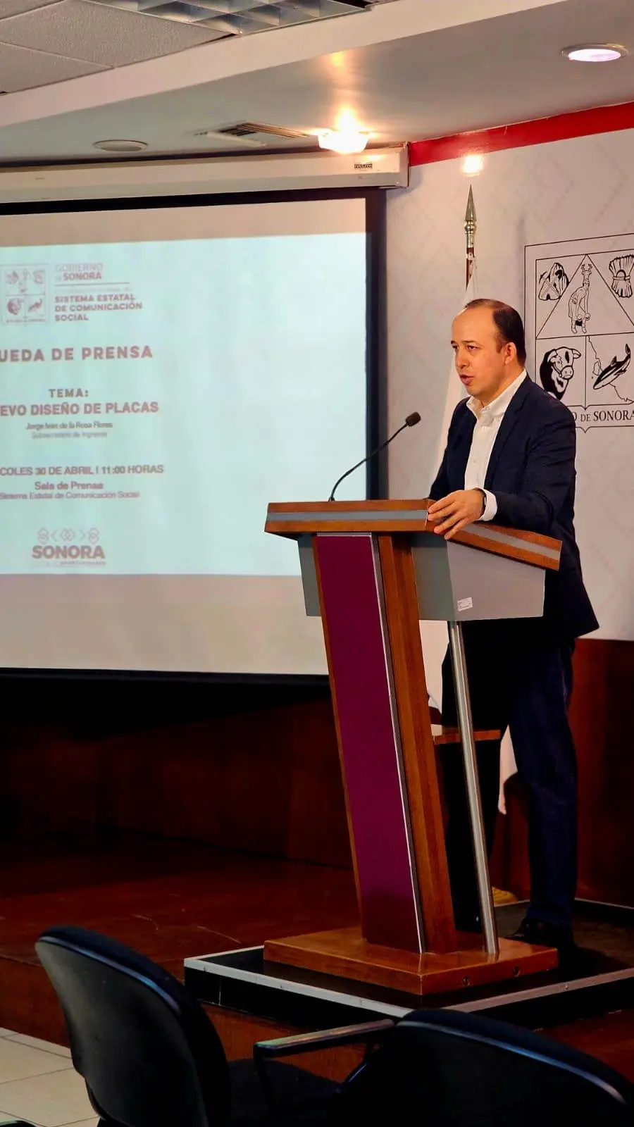 Anuncio del nuevo diseño de las placas vehiculares en Sonora 