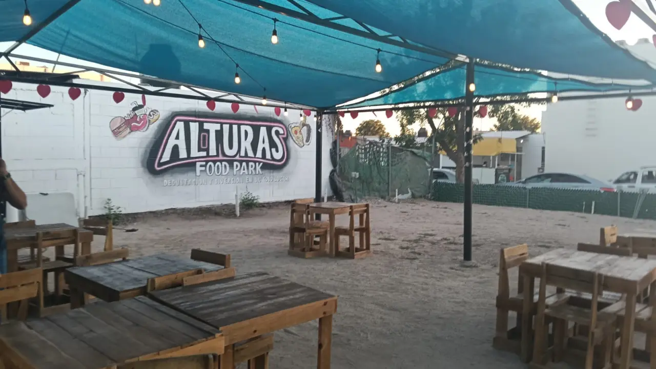 Los food parks son una nueva opción para cenar rico en Alturas del Sur.