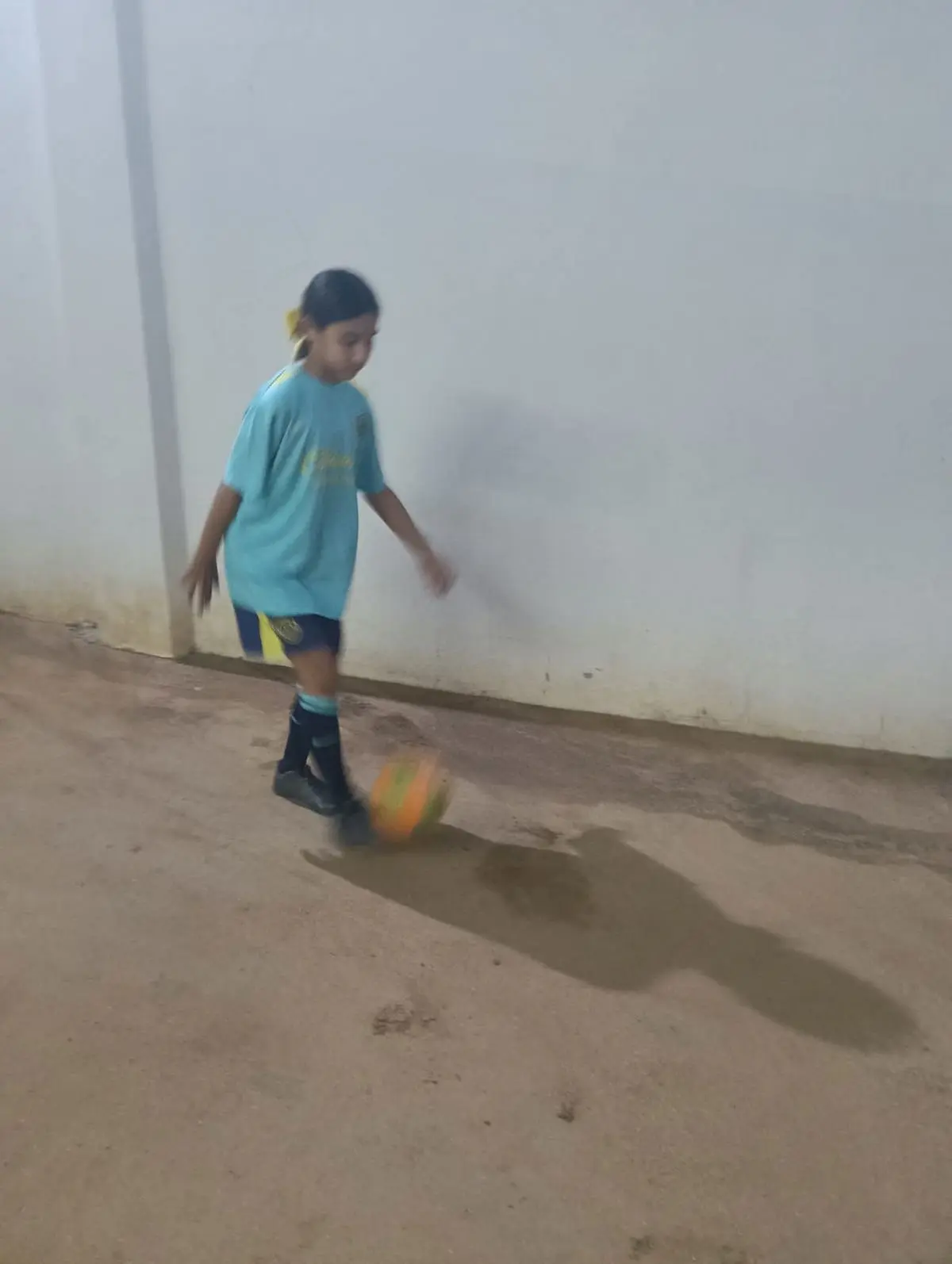 Hilary es una niña enfocada en el deporte.