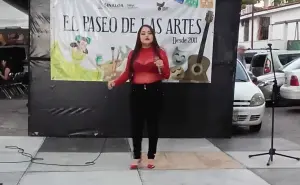 “La Loba” es la Oficial de Culiacán que canta con el alma y se abre paso en la música
