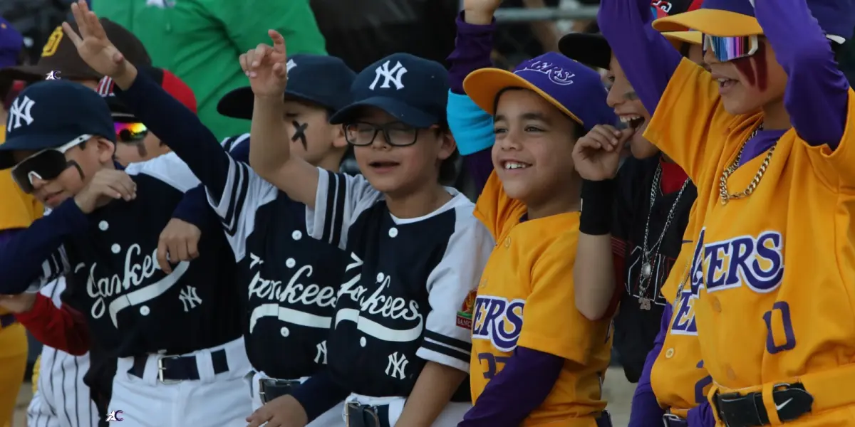 Los pequeños jugadores integrantes de la Liga de Beisbol Culiacán AC. Están animados de poder competir en este Juego de Estrellas. Foto: Cortesía.